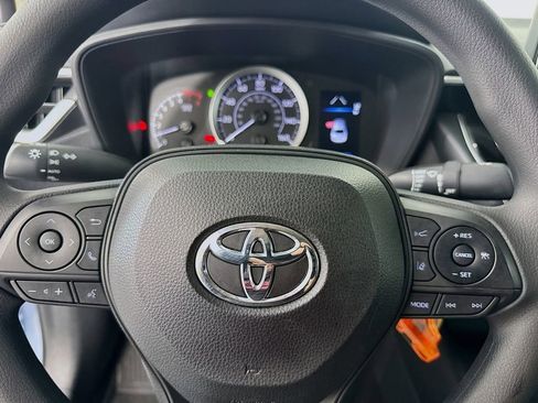 Used 2022 Toyota Corolla LE image 16