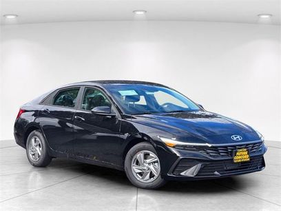 New 2026 Hyundai Elantra SE w/ Cargo Package