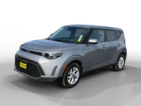 Used 2023 Kia Soul LX w/ LX Technology Package FWD image 1