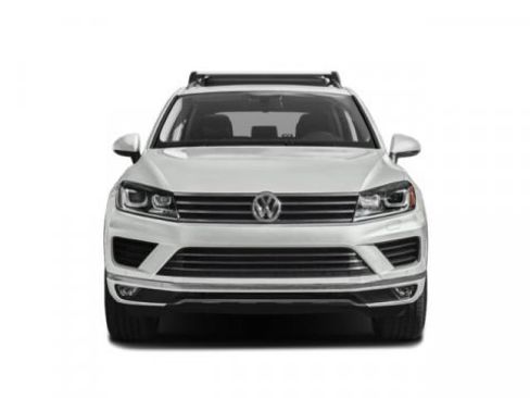 Used 2015 Volkswagen Touareg Lux image 4