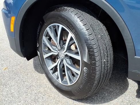 Used 2018 Volkswagen Tiguan SE AWD/4WD image 8