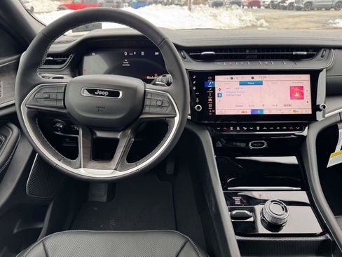 New 2026 Jeep Grand Cherokee Limited AWD/4WD image 2