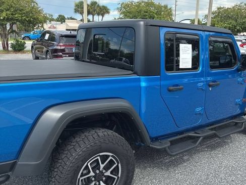 Used 2025 Jeep Gladiator Rubicon w/ Safety Group AWD/4WD image 12