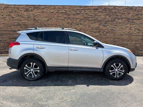 Used 2015 Toyota RAV4 LE AWD/4WD image 9