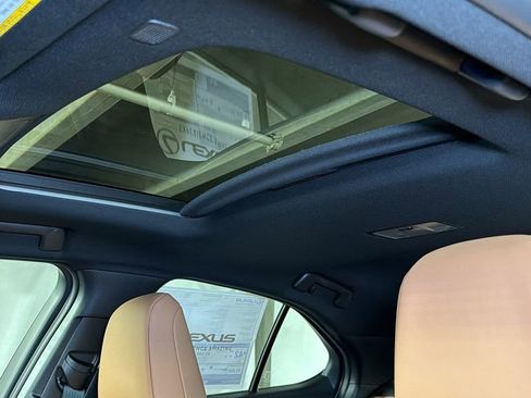New 2026 Lexus UX 300h AWD image 6
