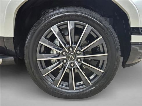 Used 2024 Lexus GX 550 w/ Accessory Package (Z1) AWD/4WD image 25