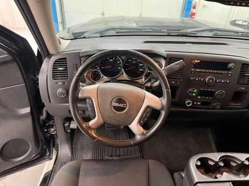 Used 2011 GMC Sierra 2500 SLE w/ SLE Preferred Package image 11