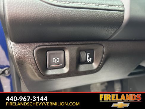 Used 2023 GMC Acadia SLE w/ Driver Convenience Package image 12