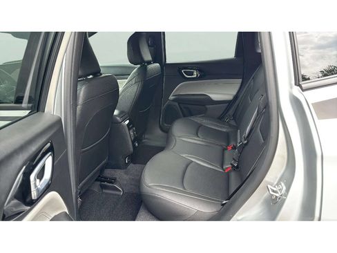 Used 2025 Jeep Compass Limited w/ Mopar Graphics Package AWD/4WD image 11