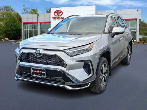 New 2025 Toyota RAV4 SE image 1