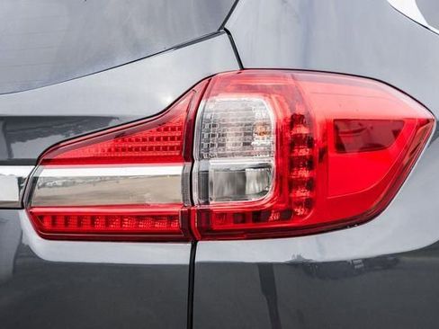 Used 2022 Subaru Ascent Limited image 11