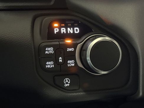 New 2026 RAM 1500 4x4 Crew Cab image 17