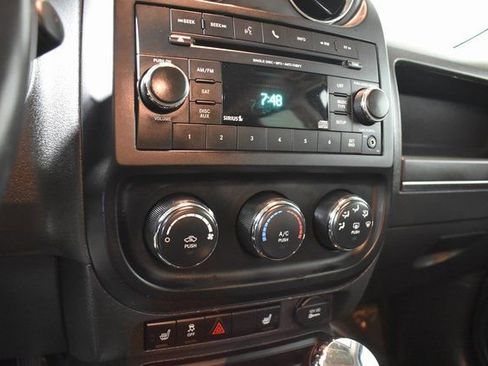 Used 2017 Jeep Patriot Latitude image 16