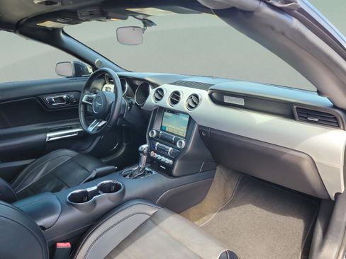 Used 2016 Ford Mustang Premium image 28