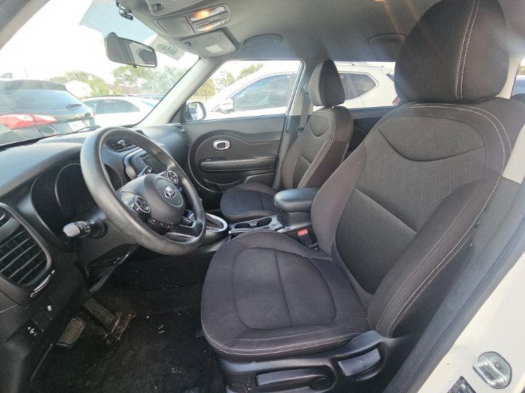 Used 2016 Kia Soul FWD image 7