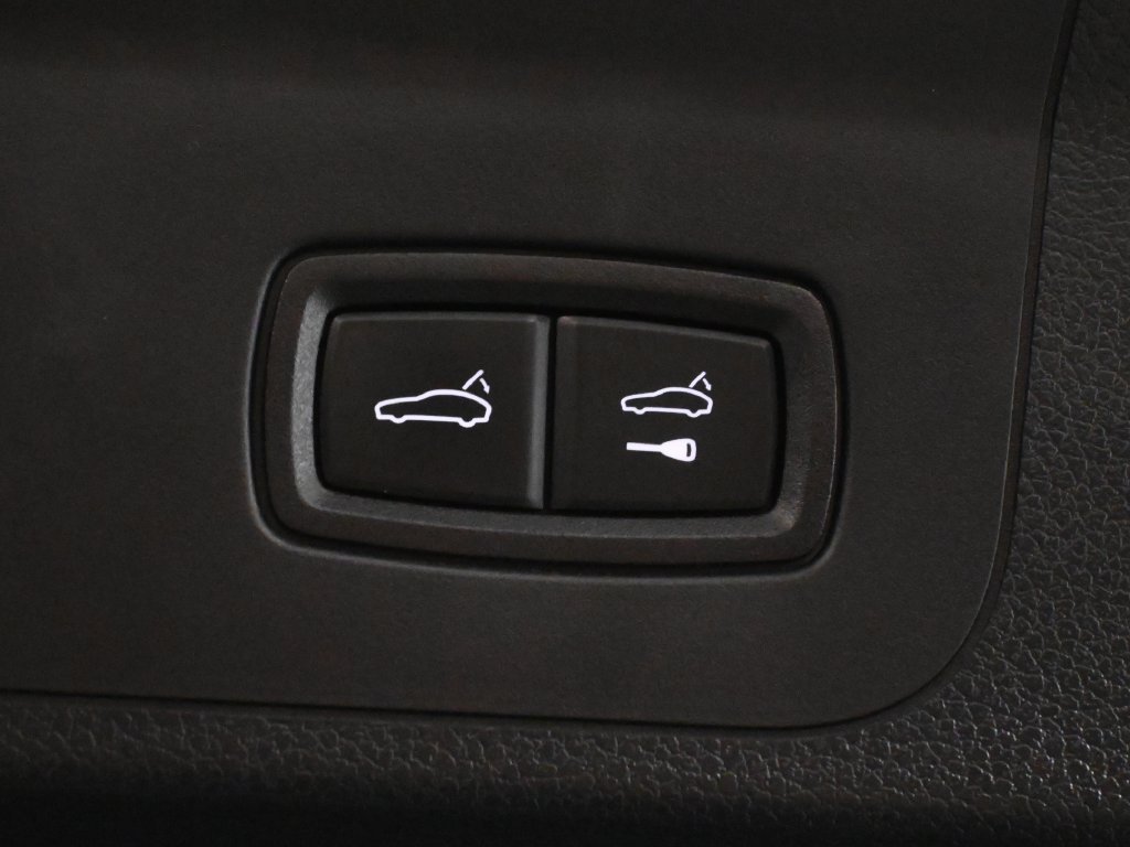 Used 2023 Porsche Panamera 4 Platinum Edition AWD/4WD image 45