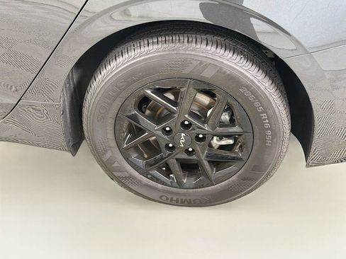Used 2025 Kia K5 LXS FWD image 30