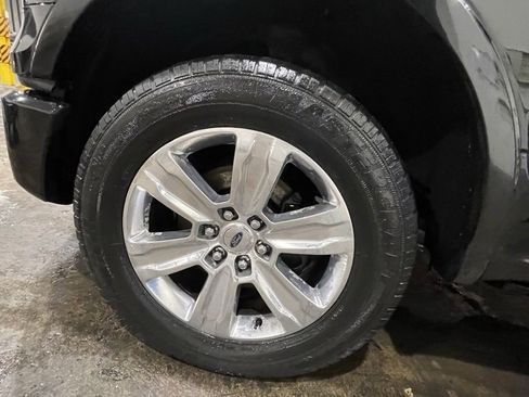 Used 2015 Ford F150 Platinum w/ Equipment Group 701A Luxury image 27