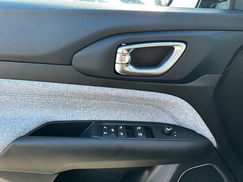 Used 2022 Jeep Compass Latitude image 58