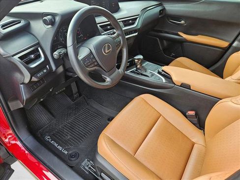 Used 2022 Lexus UX 200 image 9