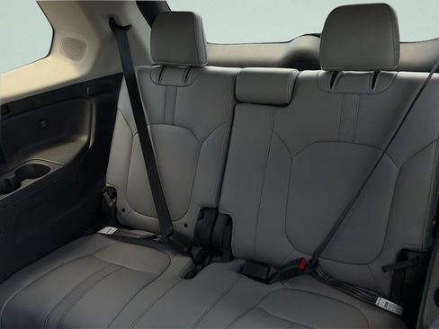 Certified 2025 Honda Pilot Touring image 13