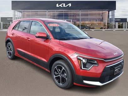 New 2025 Kia Niro LX