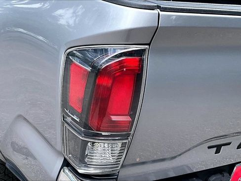 Used 2021 Toyota Tacoma SR5 RWD image 20
