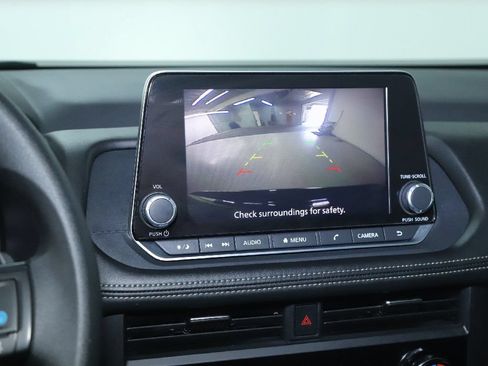 Used 2024 Nissan Rogue SV FWD image 27