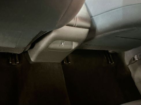 Used 2024 Nissan Sentra SV FWD image 27