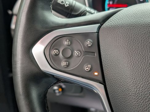 Used 2023 Chevrolet Traverse RS image 6