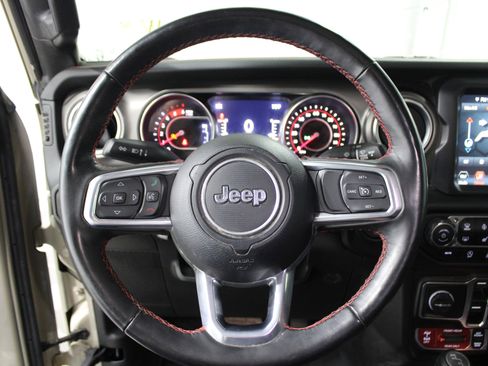 Used 2022 Jeep Gladiator Rubicon w/ Cold Weather Group AWD/4WD image 9