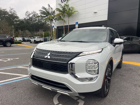 Used 2024 Mitsubishi Outlander FWD image 9