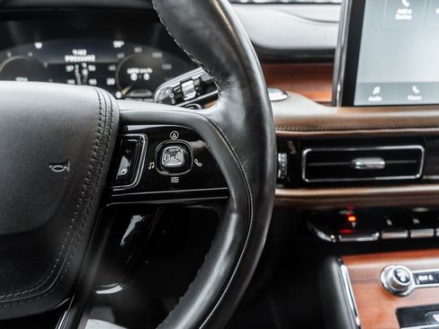 Used 2021 Lincoln Aviator Reserve w/ Equipment Group 202A image 25