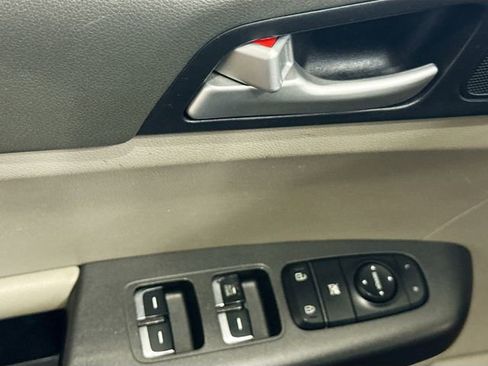 Used 2018 Kia Sportage LX image 18