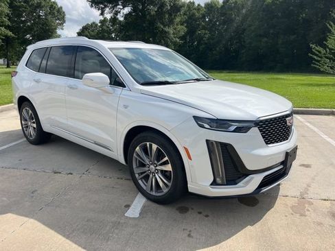 Used 2024 Cadillac XT6 Premium Luxury w/ Technology Package FWD image 11