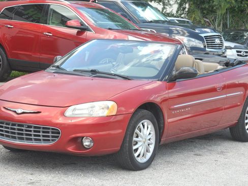Used 2001 Chrysler Sebring LXi FWD image 4