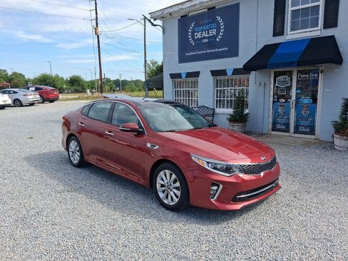 Used 2018 Kia Optima S w/ Panoramic Sunroof Package FWD image 7