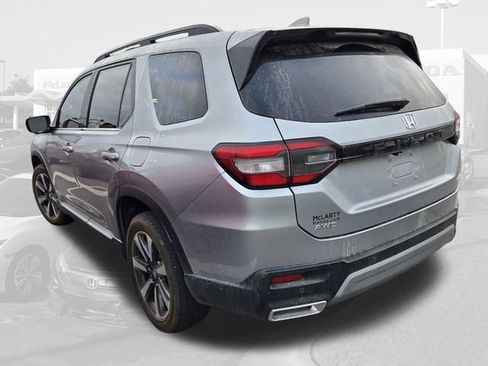 Certified 2025 Honda Pilot Elite image 8