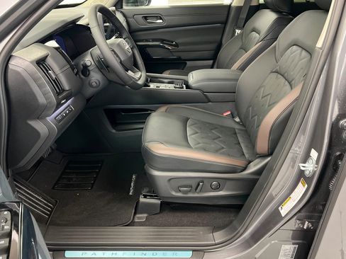 New 2026 Nissan Pathfinder Platinum AWD/4WD image 17