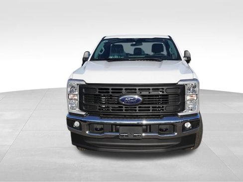 New 2026 Ford F250 XL w/ XL Chrome Package image 8