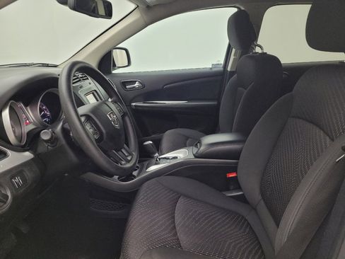 Used 2018 Dodge Journey SE image 17