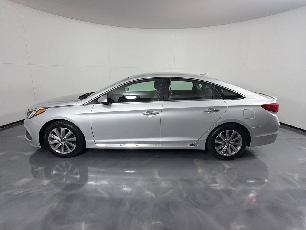 Used 2015 Hyundai Sonata Sport w/ Option Group 03 FWD image 8