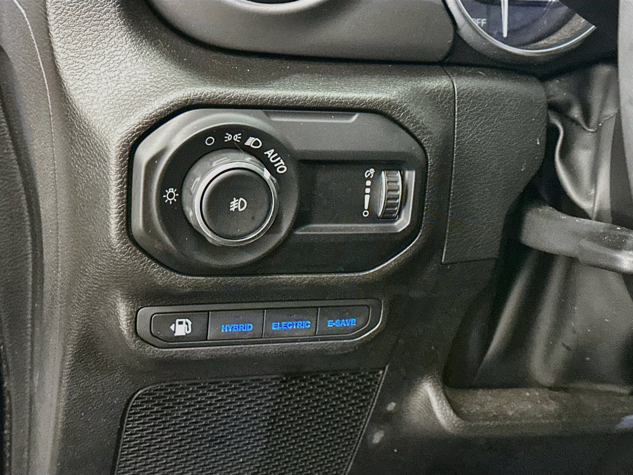 Used 2023 Jeep Wrangler Unlimited w/ Cold Weather Group AWD/4WD image 17