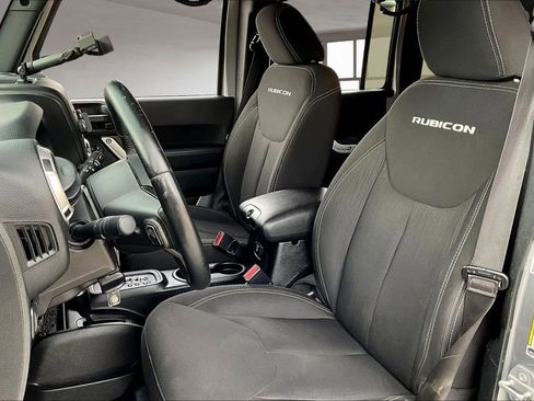 Used 2016 Jeep Wrangler Unlimited Rubicon w/ Connectivity Group image 19