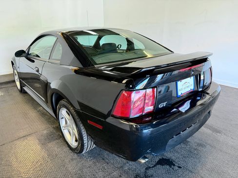 Used 2001 Ford Mustang GT RWD image 5