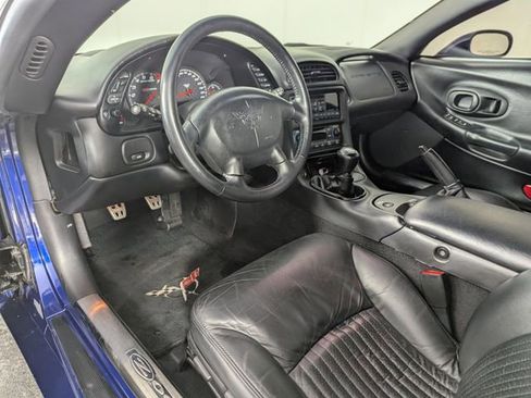 Used 2004 Chevrolet Corvette Z06 w/ Z06 Preferred Equipment Group RWD image 12