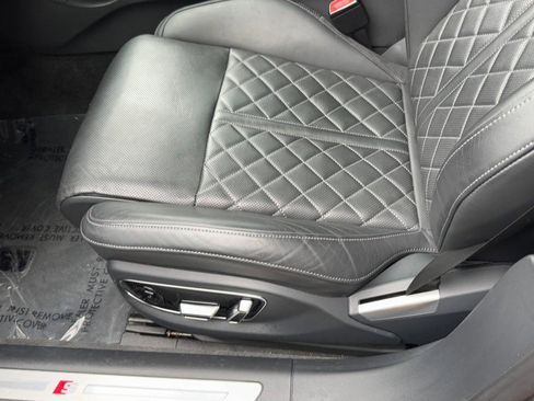 Used 2023 Audi S8 w/ S8 Executive Package image 24