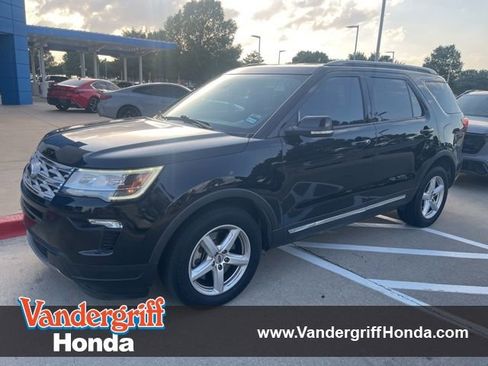 Used 2018 Ford Explorer XLT w/ Equipment Group 201A FWD image 1