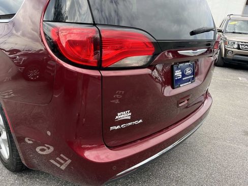 Used 2020 Chrysler Pacifica Limited FWD image 12