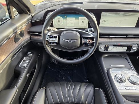 Used 2023 Genesis G90 3.5T image 13